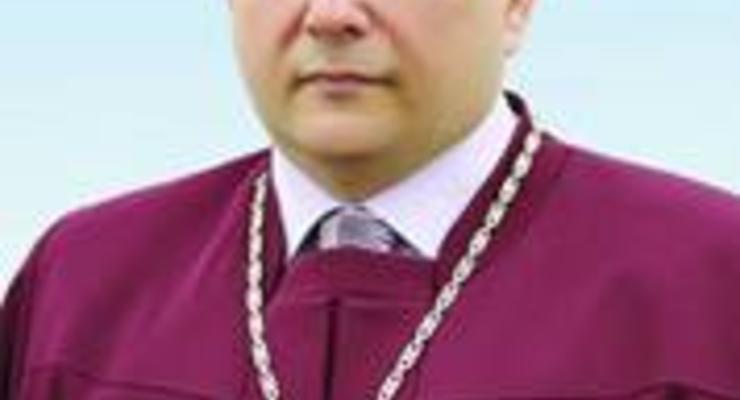 Судьи Конституционного суда требуют отставки его главы Шевчука