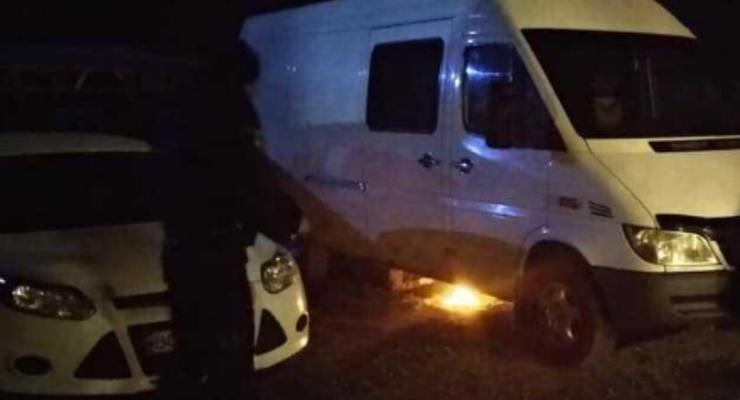 Во Львове крымчанин пытался совершить самоубийство, разведя костер под авто