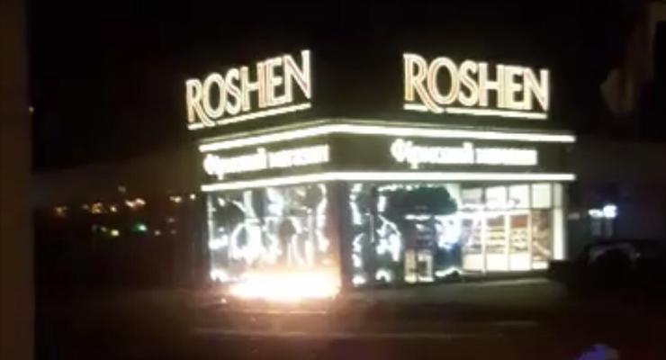 В Киеве устроили поджог магазина Roshen