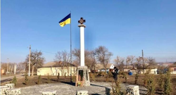 Под Одессой осквернили памятник украинским героям