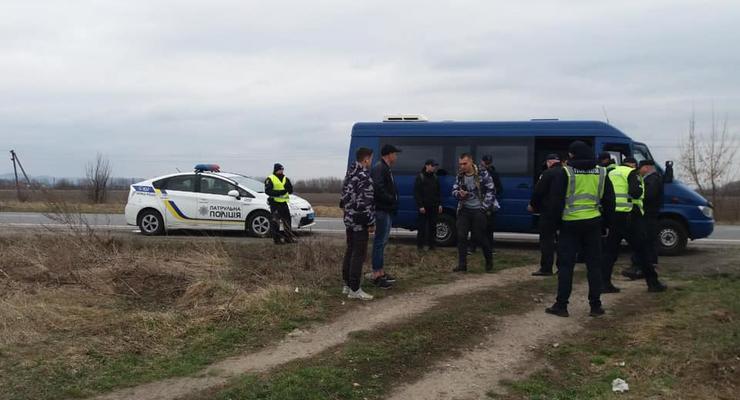 Нацкорпус заявил, что полиция препятствует их встречам с Порошенко