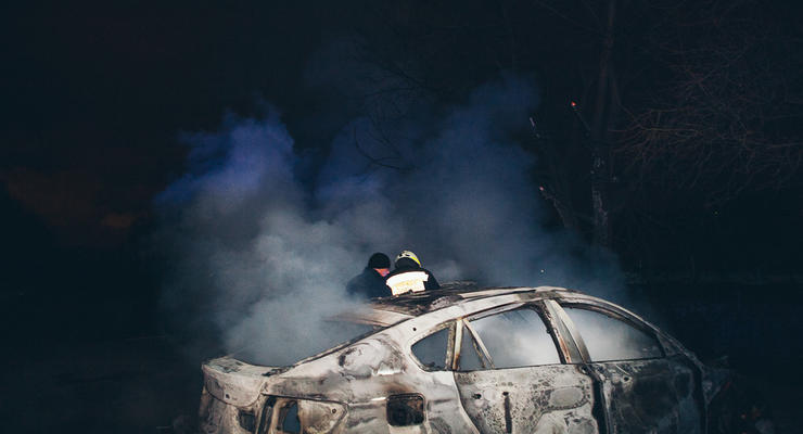 В Днепре дотла сгорели два BMW