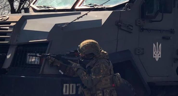 Сутки на Донбассе: 11 обстрелов и трое раненых