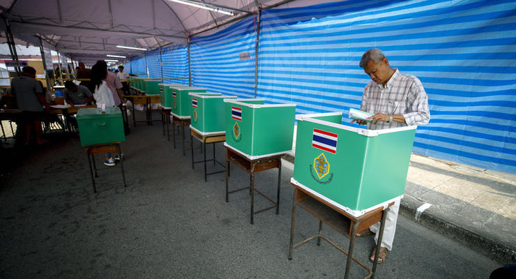 В Таиланде впервые за восемь лет начались всеобщие выборы