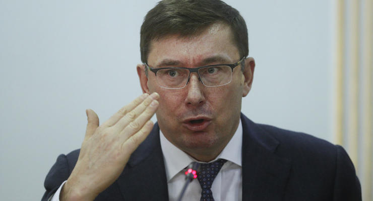Луценко обиделся на Порошенко и может подать в отставку - СМИ