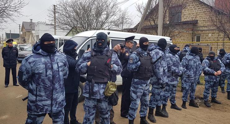 После обысков крымских татар забирает ФСБ