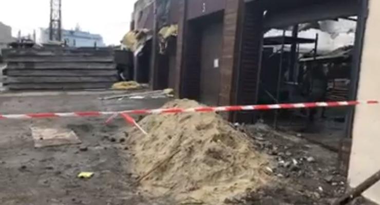 В Киеве на стройке рухнули бетонные плиты: Есть жертвы