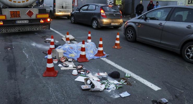 В Киеве мужчина погиб под колесами бензовоза