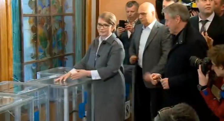 Бойко и Тимошенко проголосовали первыми из кандидатов
