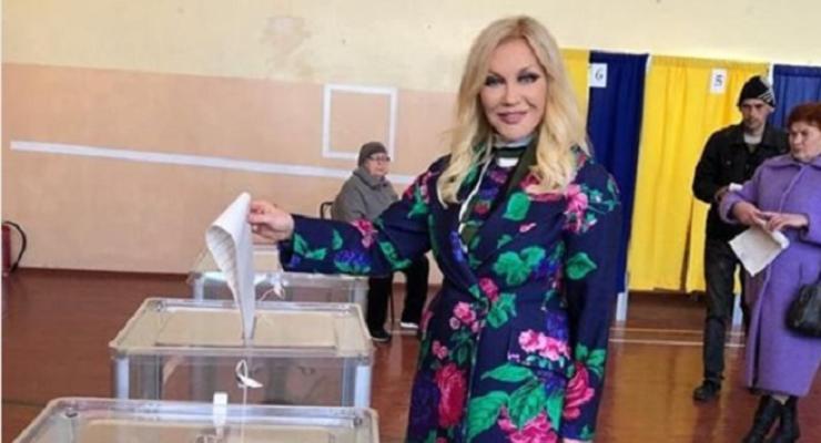 Повалий прилетела из РФ в Киев и проголосовала