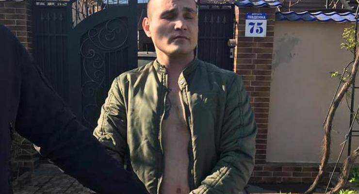 В Одессе мужчина избил попавших в ДТП нацгвардейцев