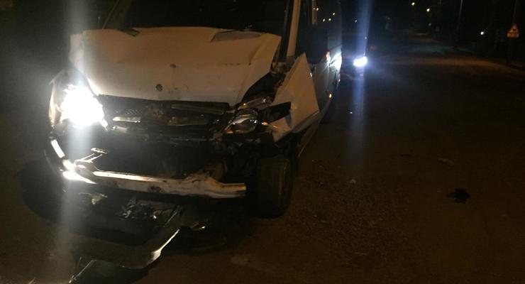 Автомобиль, который перевозил бюллетени, попал в ДТП на Закарпатье