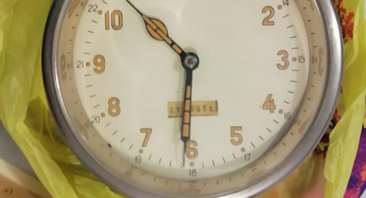 В аэропорту "Борисполь" обнаружили радиационные корабельные часы