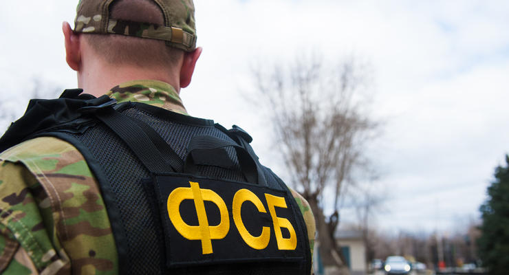 В России арестовали 17-летнего парня, у которого нашли украинский флаг