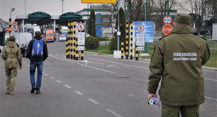 Задом наперед: находчивый украинец решил запутать пограничников
