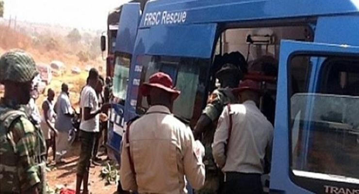 В ДТП с автобусом в Нигерии погибли 20 человек