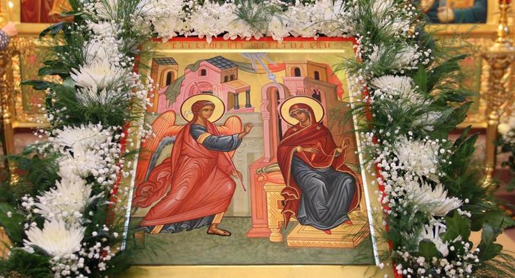 Православные христиане празднуют Благовещение