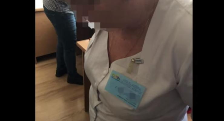 Во Львове врач вымогала взятку у матери ребенка-инвалида