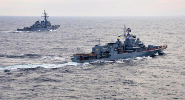 РФ пригрозила Киеву "войной" из-за прохождения кораблей под Керчью