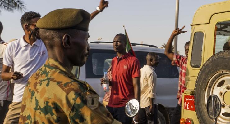 Министр обороны Судана взял на себя управление страной