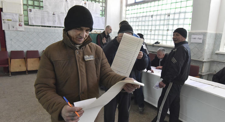 Украинцы до конца суток еще могут сменить место голосования