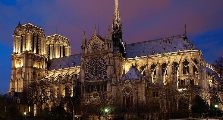 Два века строили — сгорело за час: Cобор Парижской Богоматери до и после пожара
