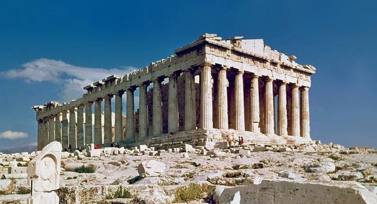 Туристов в греческом Акрополе ударила молния