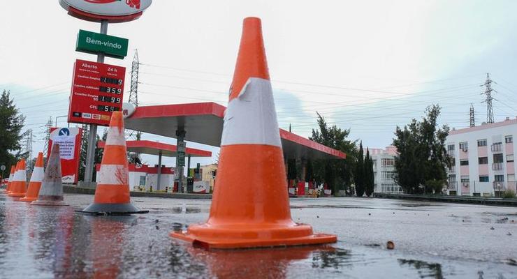 В Португалии АЗС закрываются из-за нехватки бензина