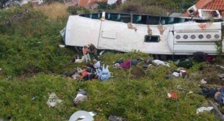 На Мадейре 28 человек погибли в ДТП с автобусом