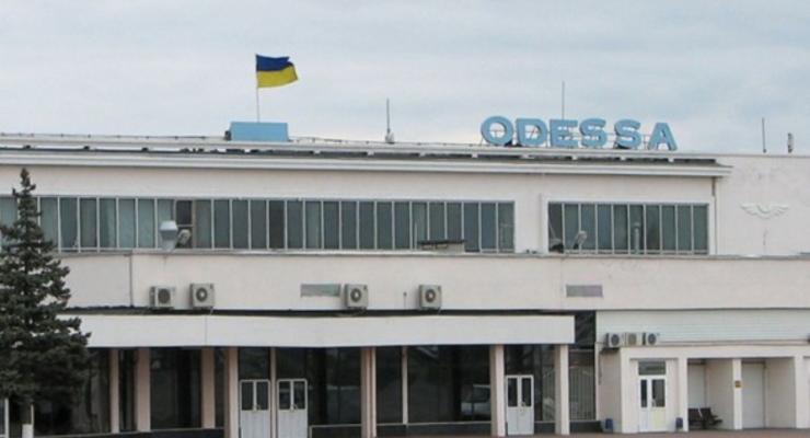 Из аэропорта Одессы эвакуируют людей: Ищут взрывчатку