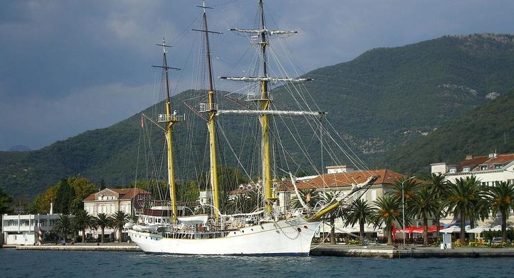 На военном корабле в Черногории нашли десятки килограммов наркотиков