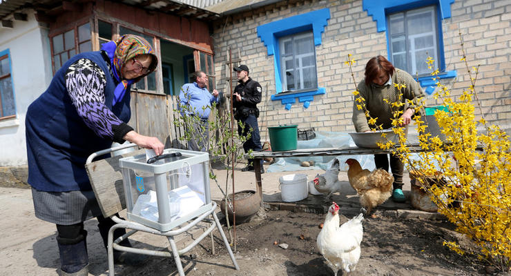 Как голосуют украинцы: фоторепортаж