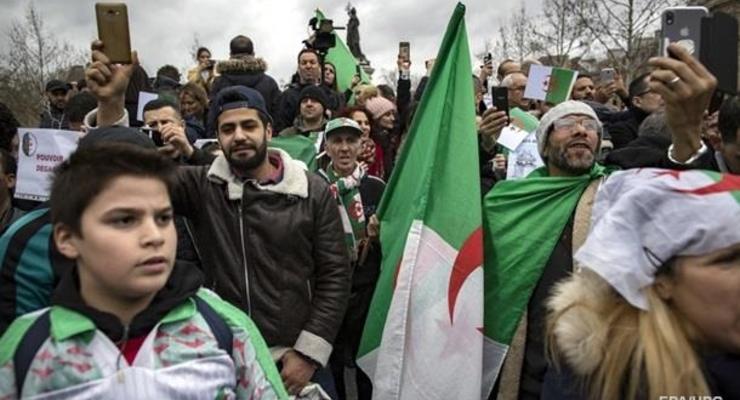 В Алжире арестовали пять миллиардеров