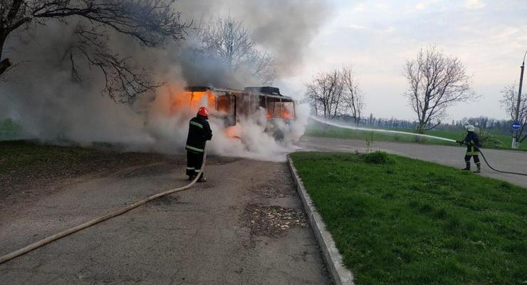 В Черкасской области автобус загорелся на ходу