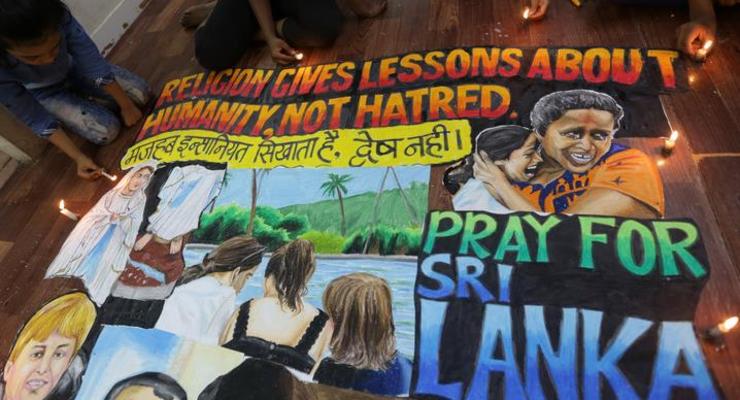 В атаках на Шри-Ланке участвовали девять смертников - СМИ