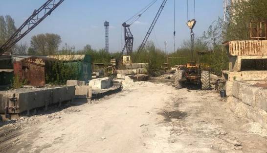 Под Харьковом мужчину убила кабина авто, упавшая с крана