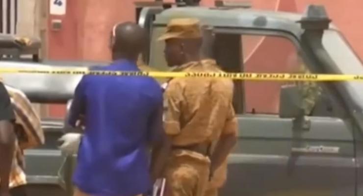 В Буркина-Фасо боевики убили шесть человек в церкви