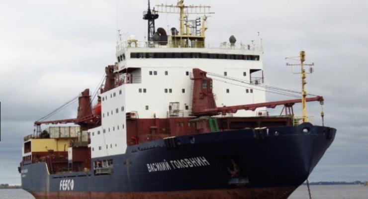 Два моряка умерли на судне "Василий Головнин" в открытом море