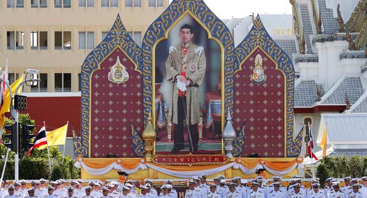 В Таиланде короновали короля Раму Х