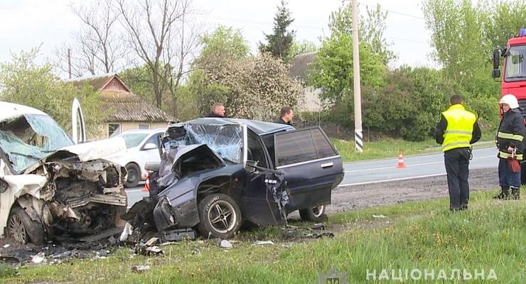В Винницкой области столкнулись два авто: четверо погибших