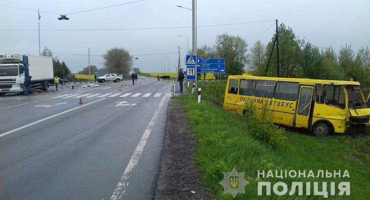 В Волынской области школьный автобус попал в жуткое ДТП