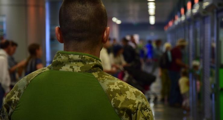 В аэропорту Жуляны россиянин устроил дебош