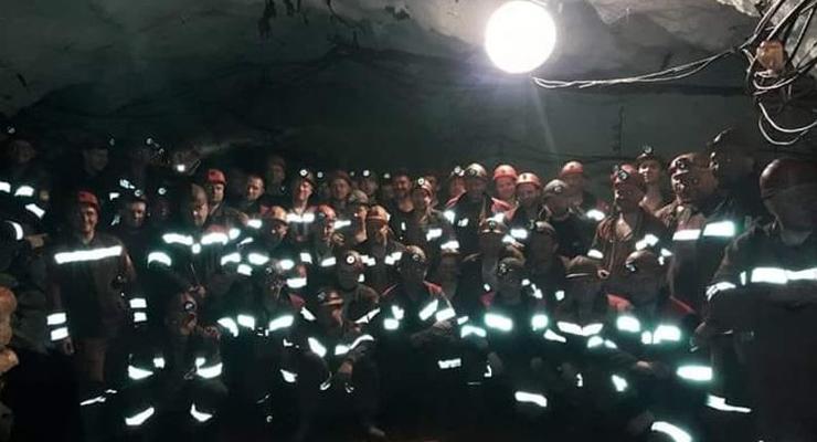В Кривом Роге шахтеры устроили забастовку: требуют повышения зарплат