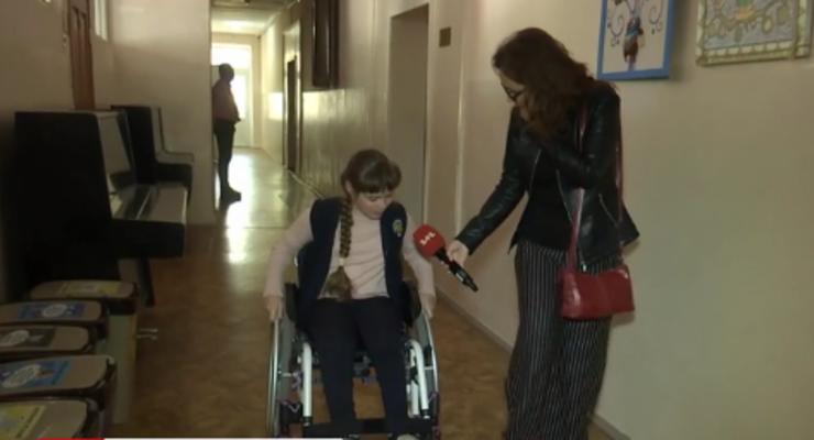 В инклюзивной школе Николаева 2 года не работает лифт, утеряна деталь