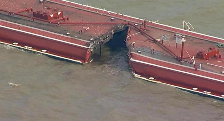 В Хьюстонский канал вытекли тонны нефтепродуктов