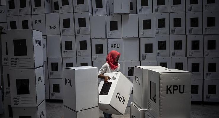 Выборы в Индонезии: от переутомления умерли 496 членов избиркомов