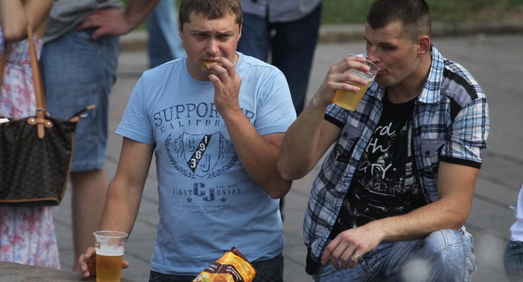 Украинцев на работе будут проверять на алкоголь и наркотики