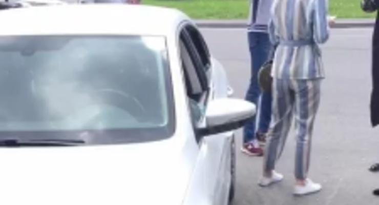 В Киеве банда в масках пыталась ограбить женщину-водителя
