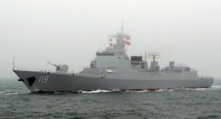 Китай спустил на воду два новых эсминца