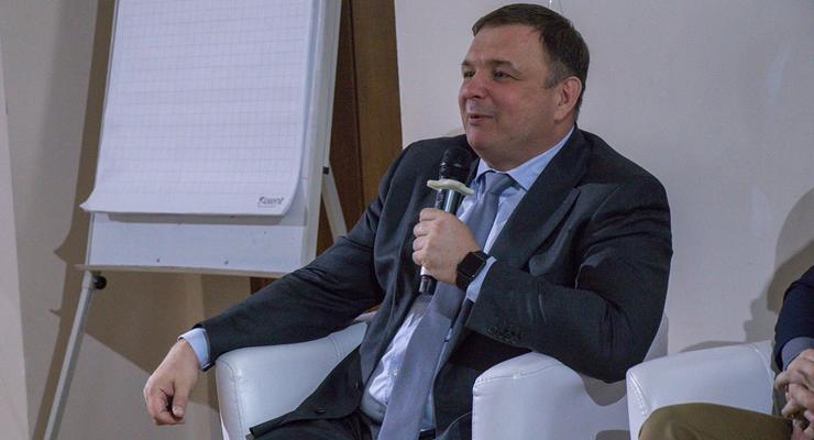 У Зеленского прокомментировали увольнение главы Конституционного суда